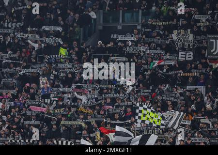 Turin, Italien. 02. Februar 2023. Fans des FC Juventus während des Fußballspiels Coppa Italia 2022/23 zwischen dem FC Juventus und der SS Lazio im Allianz Stadium. (Endergebnisse; Juventus 1 | 0 Latium). (Foto: Fabrizio Carabelli/SOPA Images/Sipa USA) Guthaben: SIPA USA/Alamy Live News Stockfoto