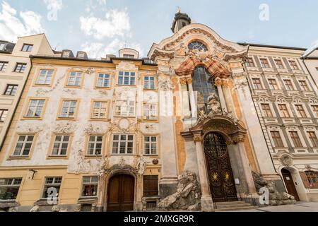 St. Johann Nepomuk, besser bekannt als die Asam-Kirche (deutsch: Asamkirche), ist eine barocke Kirche in München, Süddeutschland Stockfoto