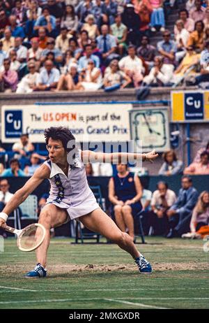 Billy Jean King (USA) nimmt 1975 am US Open Tennis Teil. Stockfoto