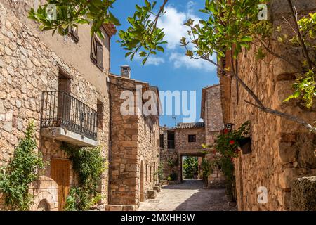 Casco antiguo de Siurana, hermoso pueblo en la cima de la Montaña, Tarragona, España Stockfoto