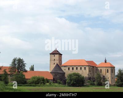 Ein wunderschöner Blick auf die Wasserburg Svihov in der Tschechischen Republik Stockfoto
