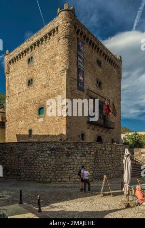 Infantado Turm, Museum von Beato de Liebana Potes, Kantabrien, Spanien. Stockfoto