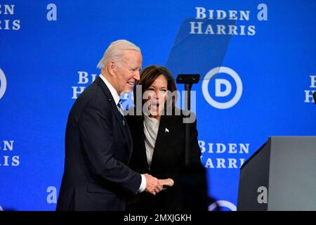 Philadelphia, USA. 03. Februar 2023. Präsident Biden spricht auf der Bühne beim DNC Winter Meeting im Sheraton Philadelphia in Philadelphia, PA, am 3. Februar 2023. (Foto: Bastiaan Slabbers/Sipa USA) Guthaben: SIPA USA/Alamy Live News Stockfoto