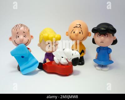 Charlie Brown und seine Freunde. Schnüffler. Linus, Lucy, Schröder. Comic Peanuts. Musik. Eine Gruppe von Freunden. Charles M. Schulz. Stockfoto