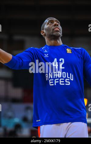 Athen, Lombardei, Griechenland. 3. Februar 2023. 42 BRYANT DUNSTON von Anadolu Efes während der Euroleague-Runde 23, Spiel zwischen Olympiacos Piraeus und Anadolu Efes im Friedens- und Freundschaftsstadion am 3. Februar 2023 in Athen, Griechenland. (Kreditbild: © Stefanos Kyriazis/ZUMA Press Wire) NUR REDAKTIONELLE VERWENDUNG! Nicht für den kommerziellen GEBRAUCH! Kredit: ZUMA Press, Inc./Alamy Live News Stockfoto