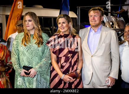 WILLEMSTAD - König Willem-Alexander, Königin Maxima und Prinzessin Amalia besuchen das Jump-in Tumba Festival auf Curacao. Die Kronprinzessin hat eine zweiwöchige Einführung in die Länder Aruba, Curacao und St. Maarten und die Inseln, die die karibischen Niederlande bilden: Bonaire, St. Eustatius und Saba. ANP REMKO DE WAAL netherlands Out - belgien Out Credit: ANP/Alamy Live News Stockfoto