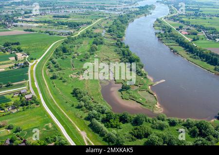 Heukenlock Naturschutzgebiet auf der Elbe aus der Luft, Tiedeauenwald, Tiede, Ebbe, Flut, Süßwasserschlammflächen, Elbinsel, Elbe, Deich, Luft-ph Stockfoto