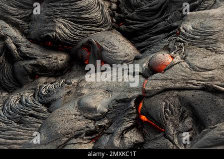 Glühende Lava, Lavafluss, Fagradalsfjall Tafelvulkan, Krýsuvík Vulkansystem, Halbinsel Reykjanes, Island, Europa Stockfoto