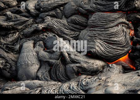 Glühende Lava, Lavafluss, Fagradalsfjall Tafelvulkan, Krýsuvík Vulkansystem, Halbinsel Reykjanes, Island, Europa Stockfoto