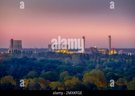 Reuter West Power Plant (links) und Reuter Combined Heat and Power Plant (rechts), Siemensstadt, Spandau, Berlin, Deutschland, Europa Stockfoto