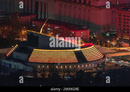 Das Millennium-Denkmal von Peking bei Nacht Stockfoto