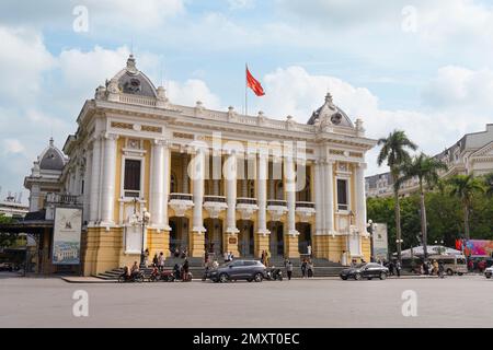 Hanoi, Vietnam, Januar 2023. Opernhaus Von Hanoi. Opulentes Theater aus dem Jahr 1911, in dem klassische Musikkonzerte, Tanzdarbietungen und Oper stattfinden. Stockfoto