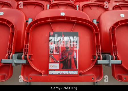 Das Programm für den Spieltag des heutigen Sky Bet Championship-Spiels Rotherham United gegen Sheffield United im New York Stadium, Rotherham, Vereinigtes Königreich, 4. Februar 2023 (Foto: Gareth Evans/News Images) Stockfoto