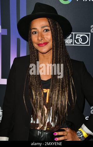 Los Angeles, Ca. 03. Februar 2023. Amy Barnett trinkt am 03. Februar 2023 Auf den Grammy Lifetime Achievement Award von Google Pixel im Culina Modern Italian in Los Angeles, Kalifornien. Kredit: Koi Sojer/Snap'n U Photos/Media Punch/Alamy Live News Stockfoto