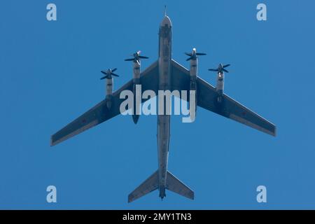 Tupolev TU-95 Bear, schwerer Bomberflugzeug der russischen Luftwaffe auf dem Luftwaffenstützpunkt Ryazan Engels Stockfoto