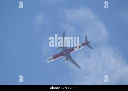 Chiangmai, Thailand - November 30 2022: HS-EAA Airbus A321-100 von Thai AirAsia. Fahren Sie vom Flughafen Chiangmai nach Phuket. Stockfoto