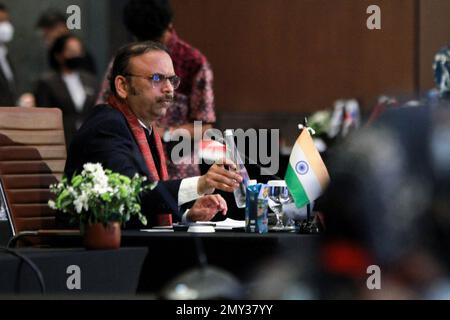 Yogyakarta, Indonesien. 04. Februar 2023. Der indische Botschafter in der ASEAN, Jayant Namdeorao Khobragade, nimmt am 4. Februar 2023 an der Tagung der ASEAN-Tourismusminister in Yogyakarta, Indonesien, Teil. Auf dem Treffen, das eine Reihe von ASEAN-Tourismusforen (ATF) 2023 ist, wurden die wirtschaftliche Erholung im Tourismussektor und die Folgemaßnahmen zu den Ergebnissen des G-20-Treffens im vergangenen Jahr erörtert. (Foto: FREEDY TUNGGA/INA PHOTO AGENCY/SIPA USA) Guthaben: SIPA USA/Alamy Live News Stockfoto