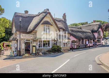 Shanklin ist eine traditionelle Küstenstadt an der Südostküste der Isle of Wight. Der junge oder alte Shanklin hat viel zu bieten, mit langem Sand Stockfoto