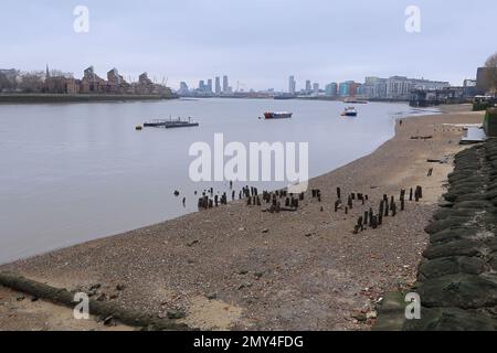 Ein nebiger Morgen auf der Themse in Greenwich Stockfoto