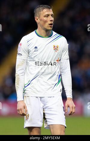 Stockport, Großbritannien. 4. Februar 2023 Tom Davies #5 von Tranmere Rovers während des Spiels der Sky Bet League 2 Stockport County vs Tranmere Rovers im Edgeley Park, Stockport, Großbritannien, 4. Februar 2023 (Foto: Phil Bryan/Alamy Live News) Stockfoto