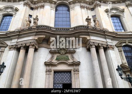 Kirche St. Nicholas Prag, Tschechische Republik. Wunderschöne alte neogotische katholische Kirche Stockfoto