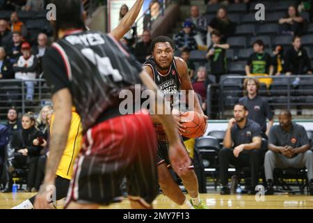 Februar 1 2023, London Ontario Kanada, die Windsor Spitfire besiegen den London Lightning 105-104. William Claiborne (33) vom Windsor Express. Luke Durda Stockfoto