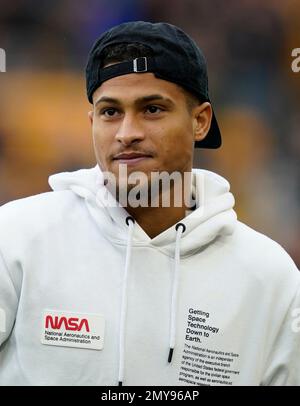 Wolverhampton, England, 4. Februar 2023. Joao Gomes Wolverhampton Wanderers wird der Menge während des Premier League-Spiels in Molineux, Wolverhampton, präsentiert. Das Bild sollte lauten: Andrew Yates/Sportimage Stockfoto