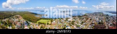 Panoramablick über den Seeufer in der Küstenstadt Swansea am Ufer des Lake Macquarie in Australien. Stockfoto