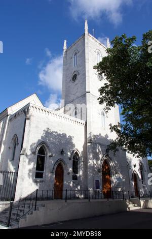 Der Blick auf die anglikanische Christ Church im Zentrum von Nassau (Bahamas) aus dem 19. Jahrhundert. Stockfoto