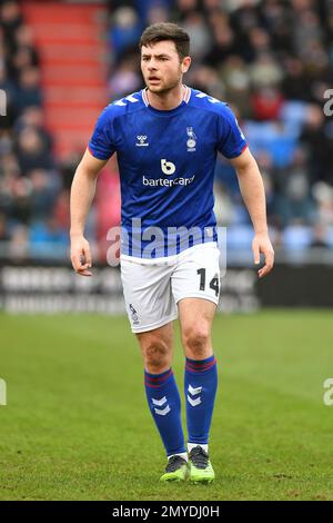 Stock Action Picture von Nathan Sheron vom Oldham Athletic Association Football Club während des Spiels der Vanarama National League zwischen Oldham Athletic und FC Halifax Town im Boundary Park, Oldham, am Freitag, den 3. Februar 2023. (Foto: Eddie Garvey | MI News) Kredit: MI News & Sport /Alamy Live News Stockfoto