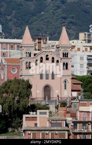 Montalto Kirche - Heiligtum der Madonna von Montalto, Messina, Sizilien, Italien, nach einem Erdbeben im Jahr 1908 wiederaufgebaut. Stockfoto