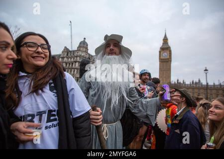 London, England, Großbritannien. 4. Februar 2023. Die Neuseeländer in London feiern den Waitangi Day auf dem Parliament Square. (Kreditbild: © Tayfun Salci/ZUMA Press Wire) NUR REDAKTIONELLE VERWENDUNG! Nicht für den kommerziellen GEBRAUCH! Stockfoto