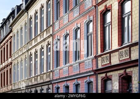 Fassaden von Mietshäusern aus dem 19. Jahrhundert in köln ehrenfeld Stockfoto