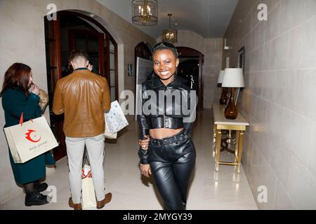 Noella Mbomba / Noëlla Mbomba bei der Anja Gockel Fashion Show 'even senses' auf der Berliner Fashion Week Herbst/Winter 2023 im Hotel Adlon Kempinski. Stockfoto