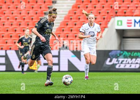 Justine Blave (8) von Standard, dargestellt während eines Fußballspiels zwischen Standard Femina de Liege und RSC Anderlecht am 19. Spieltag der Saison 2022 - 2023 der belgischen Lotto Womens Super League am Samstag, den 4 . Februar 2023 in Lüttich , BELGIEN . FOTO SPORTPIX | Stijn Audooren Stockfoto