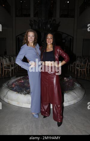 Anja Gockel, Julia Dalia bei der Anja Gockel Fashion Show 'even senses' auf der Berliner Fashion Week Herbst/Winter 2023 im Hotel Adlon Kempinski. Berli Stockfoto