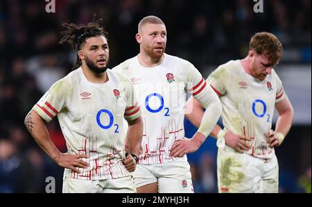 2023 Guinness Six Nations, Twickenham Stadium, England, Vereinigtes Königreich. 4. Februar 2023. Lewis Ludlam, Nick Isiekwe und Ollie Chessum aus England haben sich 2023 beim Guinness Six Nations-Spiel zwischen England und Schottland geäußert: Credit: Ashley Western/Alamy Live News Stockfoto