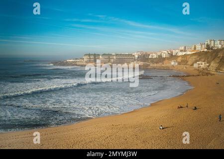 Wunderschöner städtischer South Beach und Baleia Beach in Ericeira, nördlich von Lissabon, Portugal, Europa Stockfoto