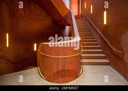 Treppe im Küppersmühle Museum, abgekürzt MKM, Inner Harbour, Duisburg, Nordrhein-Westfalen, Deutschland, Europa Stockfoto