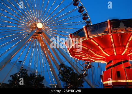Navy Pier, Chicago, in der Dämmerung Stockfoto