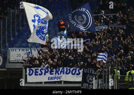 Empoli F.C. Fans am 21. Tag der Serie A Championship zwischen A.S. Rom gegen Empoli F.C. am 4. Februar 2023 im Stadio Olimpico in Rom, Italien. Stockfoto