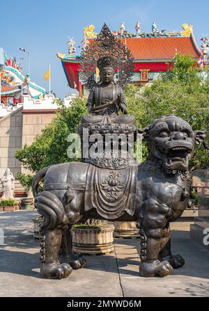 Pattaya, Thailand - 04. Februar 2023: Chinesischer Tempel und Museum von Anek Kusala Sala Viharn Sien. Chinesische Statuen und Skulpturen Stockfoto