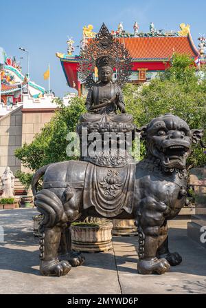 Pattaya, Thailand - 04. Februar 2023: Chinesischer Tempel und Museum von Anek Kusala Sala Viharn Sien. Chinesische Statuen und Skulpturen Stockfoto