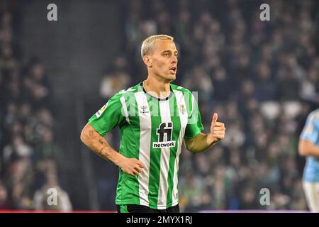 4. Februar 2023: SEVILLA, SPANIEN - 4. FEBRUAR: Sergio Canales of Real Betis Balompie konzentriert sich auf das Spiel zwischen Real Betis Balompie und RC Celta de Vigo von La Liga Santander am 4. Februar 2022 in Benito Villamarin in Sevilla, Spanien. (Kreditbild: © Samuel CarreÃ±O/PX Imagens via ZUMA Press Wire) NUR REDAKTIONELLE VERWENDUNG! Nicht für den kommerziellen GEBRAUCH! Stockfoto