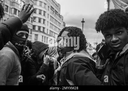 Der Trillkünstler Digga D alias Rhys Herbert filmt Musikvideo in Piccadilly Circus. London/GB Stockfoto