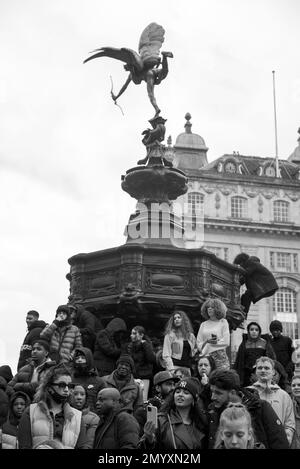 Der Trillkünstler Digga D alias Rhys Herbert filmt Musikvideo in Piccadilly Circus. London/GB Stockfoto