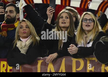 A.S. Roma-Fans am 21. Tag der Serie A Championship zwischen A.S. Rom gegen Empoli F.C. am 4. Februar 2023 im Stadio Olimpico in Rom, Italien. Stockfoto