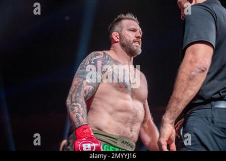 LOS ANGELES, Kalifornien – 4. FEBRUAR: Ryan Bader bereitet sich auf den Kampf gegen Fedor Emelianenko im Schwergewichtskampf während der Bellator 290-Veranstaltung auf dem Forum am 4. Februar 2023 in Los Angeles, Kalifornien, USA, vor. (Foto: Matt Davies/PxImages) Stockfoto