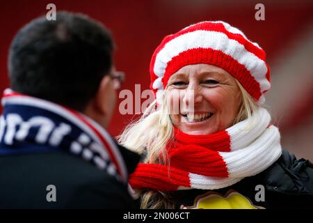 Middlesbrough, Großbritannien. 04. Februar 2023. Ein Fan von Middlesbrough während des Sky Bet Championship-Spiels Middlesbrough vs Blackpool im Riverside Stadium, Middlesbrough, Großbritannien, 4. Februar 2023 (Foto von Ben Early/News Images) in Middlesbrough, Großbritannien, am 2./4. Februar 2023. (Foto: Ben Early/News Images/Sipa USA) Guthaben: SIPA USA/Alamy Live News Stockfoto