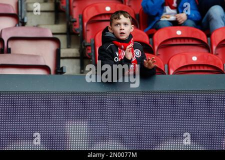 Middlesbrough, Großbritannien. 04. Februar 2023. Ein Fan von Middlesbrough während des Sky Bet Championship-Spiels Middlesbrough vs Blackpool im Riverside Stadium, Middlesbrough, Großbritannien, 4. Februar 2023 (Foto von Ben Early/News Images) in Middlesbrough, Großbritannien, am 2./4. Februar 2023. (Foto: Ben Early/News Images/Sipa USA) Guthaben: SIPA USA/Alamy Live News Stockfoto